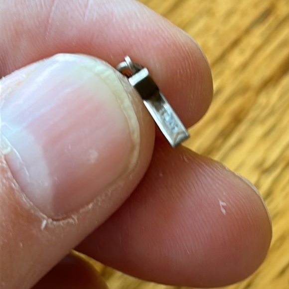 Dainty silver cross and necklace- marked Sterling - Picture 8 of 10